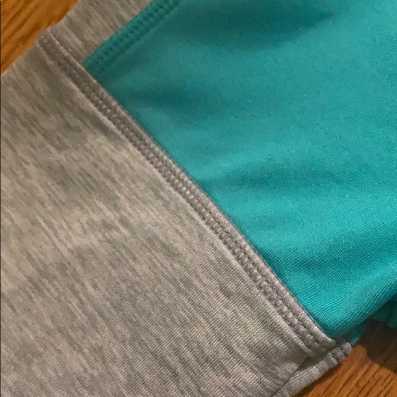 Girls athleta green and grey hoodie. - Picture 3 of 3